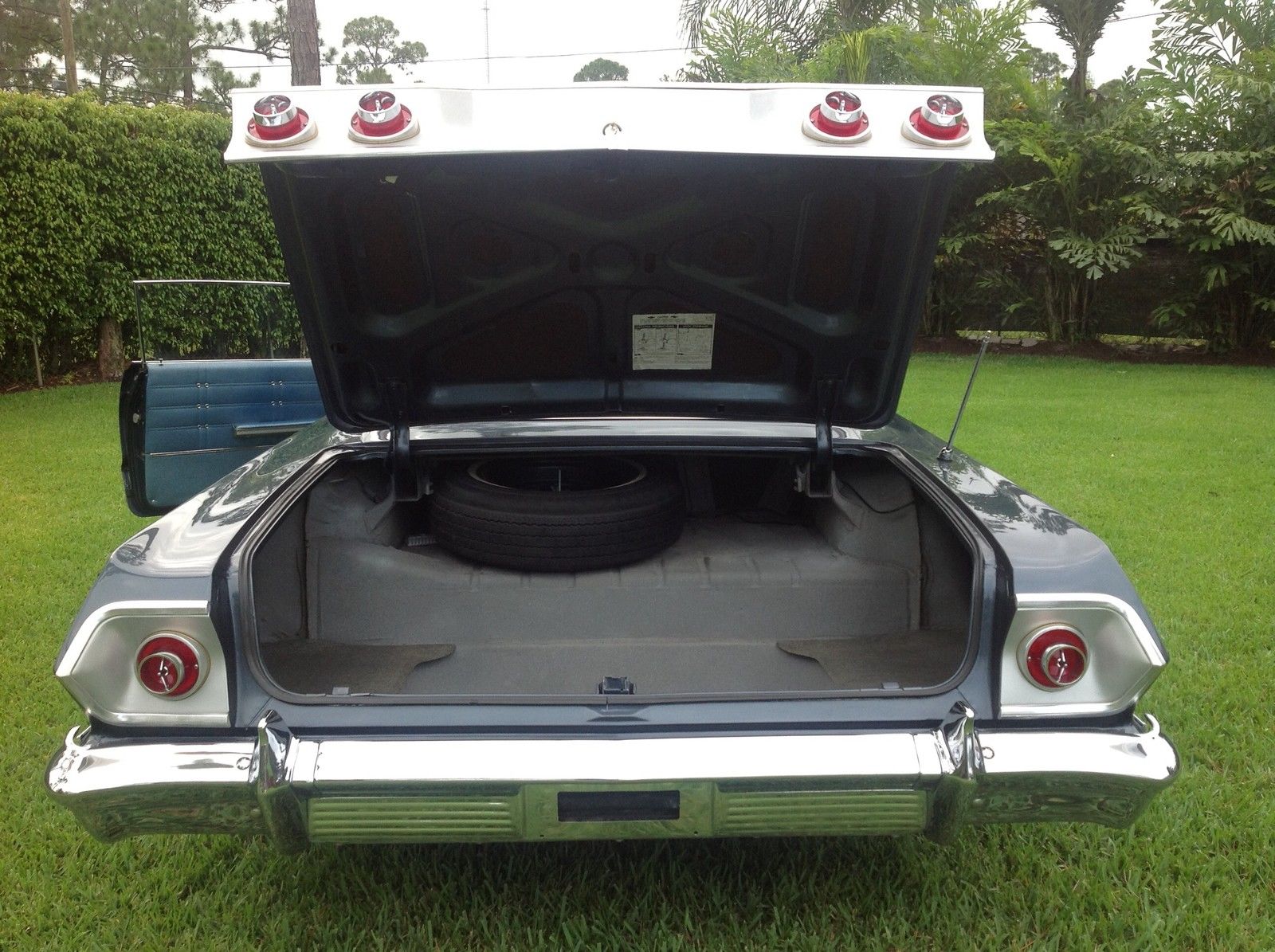 1963 Impala Sport Coupe - 409 blue 18